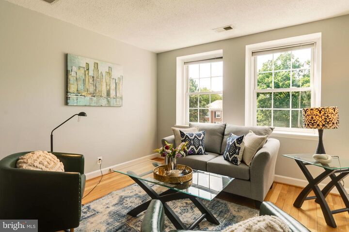 Property Photo:  4860 28th C1  VA 22206 