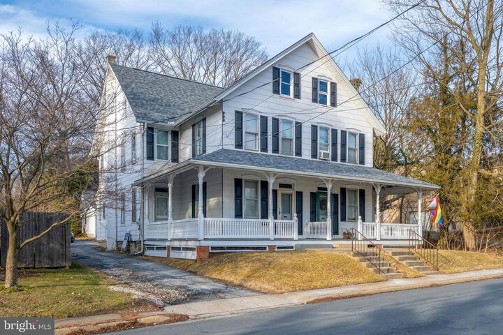 Property Photo: 19 W Cottage Avenue PA 17551