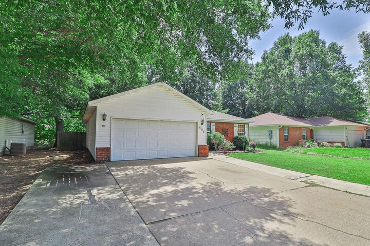 Property Photo: 804 Gwen Street AR 72401
