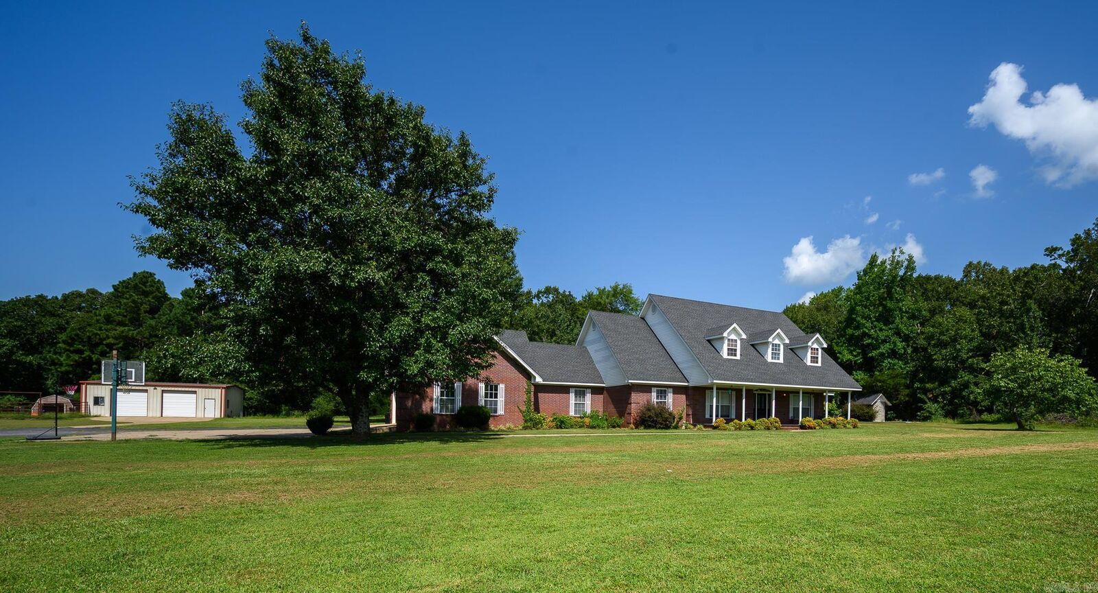 Property Photo: 3021 Highway 71 N AR 71953