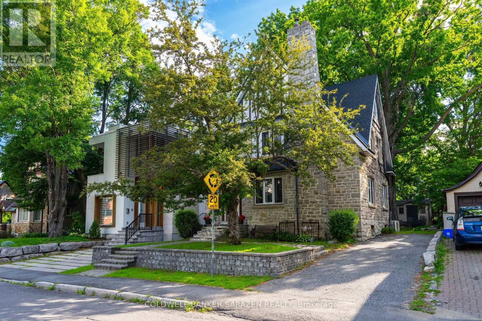 Property Photo: 211 B Melrose Avenue ON K1Y 1V3