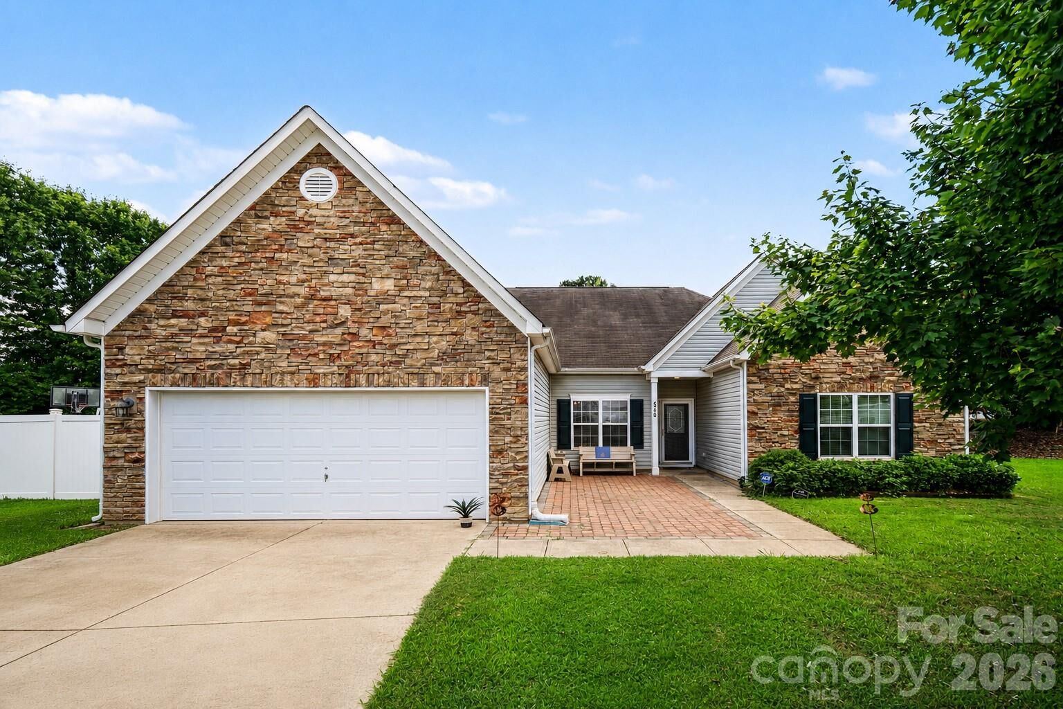 Property Photo: 6900 Daisy Bee Court NC 28126