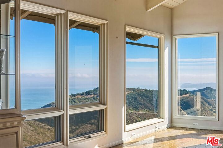 Property Photo: 2965 Seabreeze Dr CA 90265