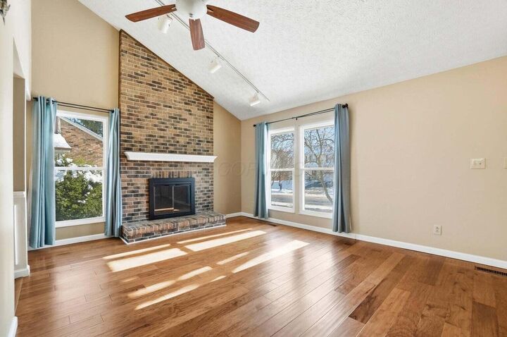 Property Photo: 1986 Sutter Parkway OH 43016