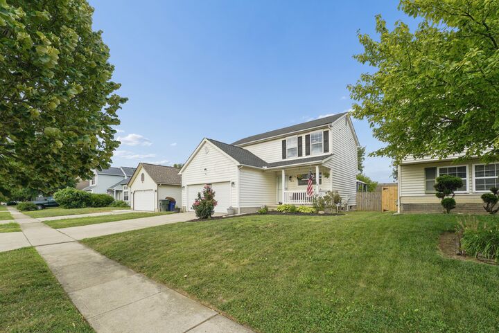 Property Photo:  1614 Autumn Village Drive  OH 43223 