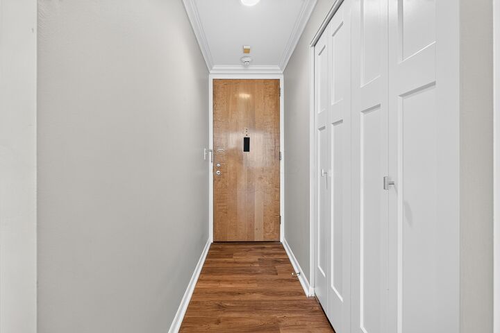 Property Photo: 1000 Urlin Avenue OH 43212
