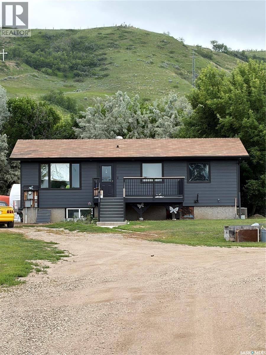 Property Photo:  4 Mission Bay  SK S0G 2Y0 