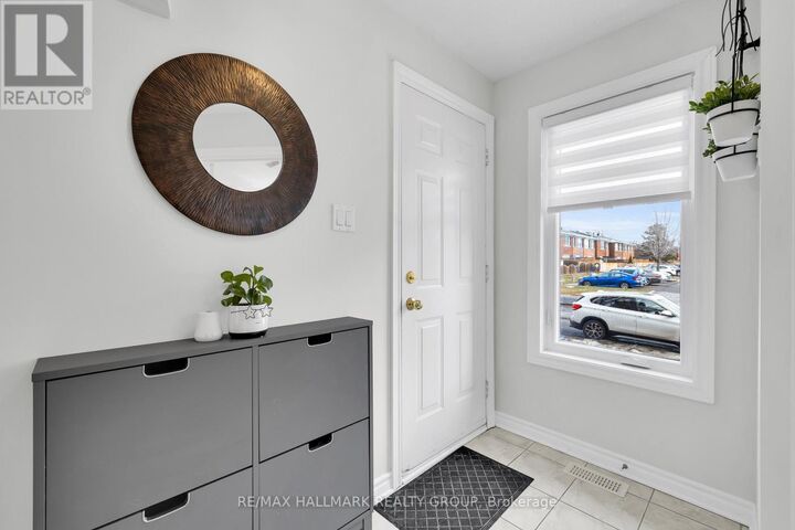 Property Photo: 1344 Guthrie Street ON K2H 1G8