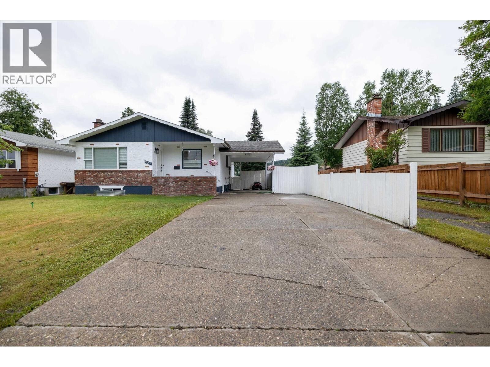 Property Photo: 331 Killoren Crescent BC V2M 6J8