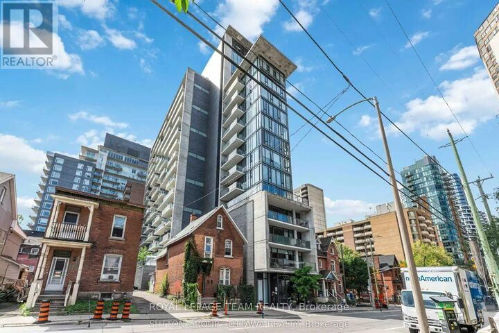 Property Photo: 224 Lyon Street 1405 ON K1R 0C1