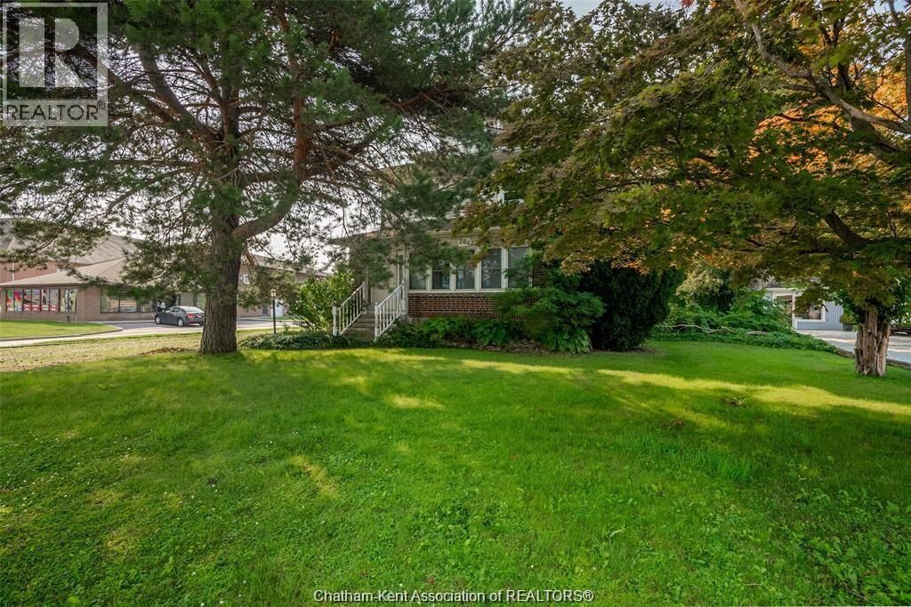 Property Photo: 266 Grand Avenue West ON N7L 1C1