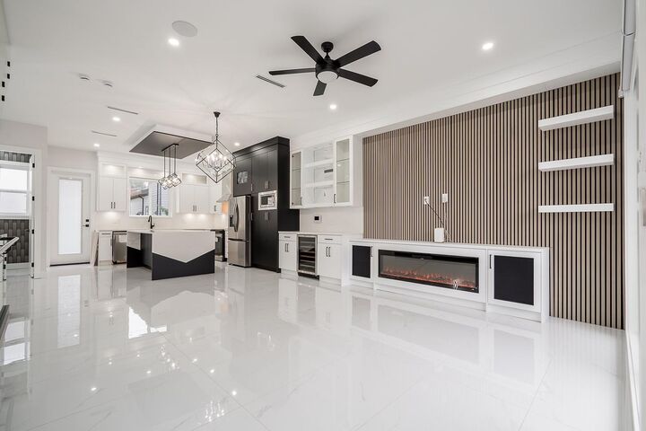 Property Photo:  166xx 18A Avenue  BC V3Z 9X5 