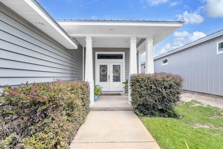Property Photo: 220 Pines Street FL 32578