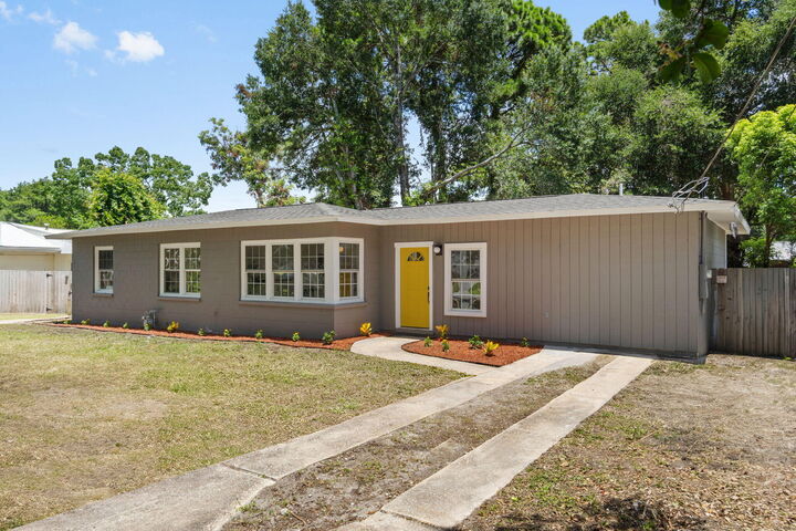 Property Photo:  227 NE Staff Drive  FL 32548 