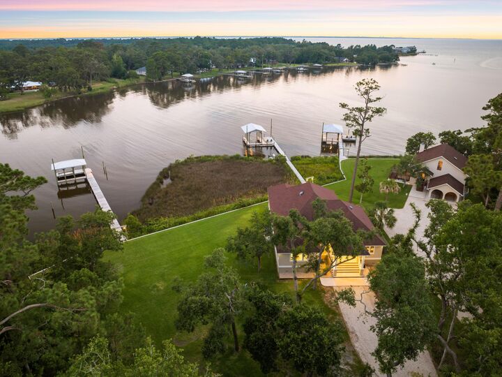 Property Photo: 104 George Ellis Point FL 32439