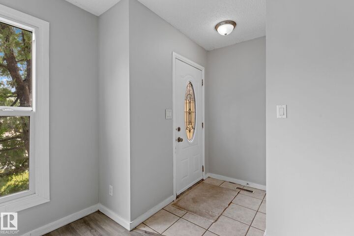 Property Photo:  3019 139 Avenue NW  AB T5Y 1M1 