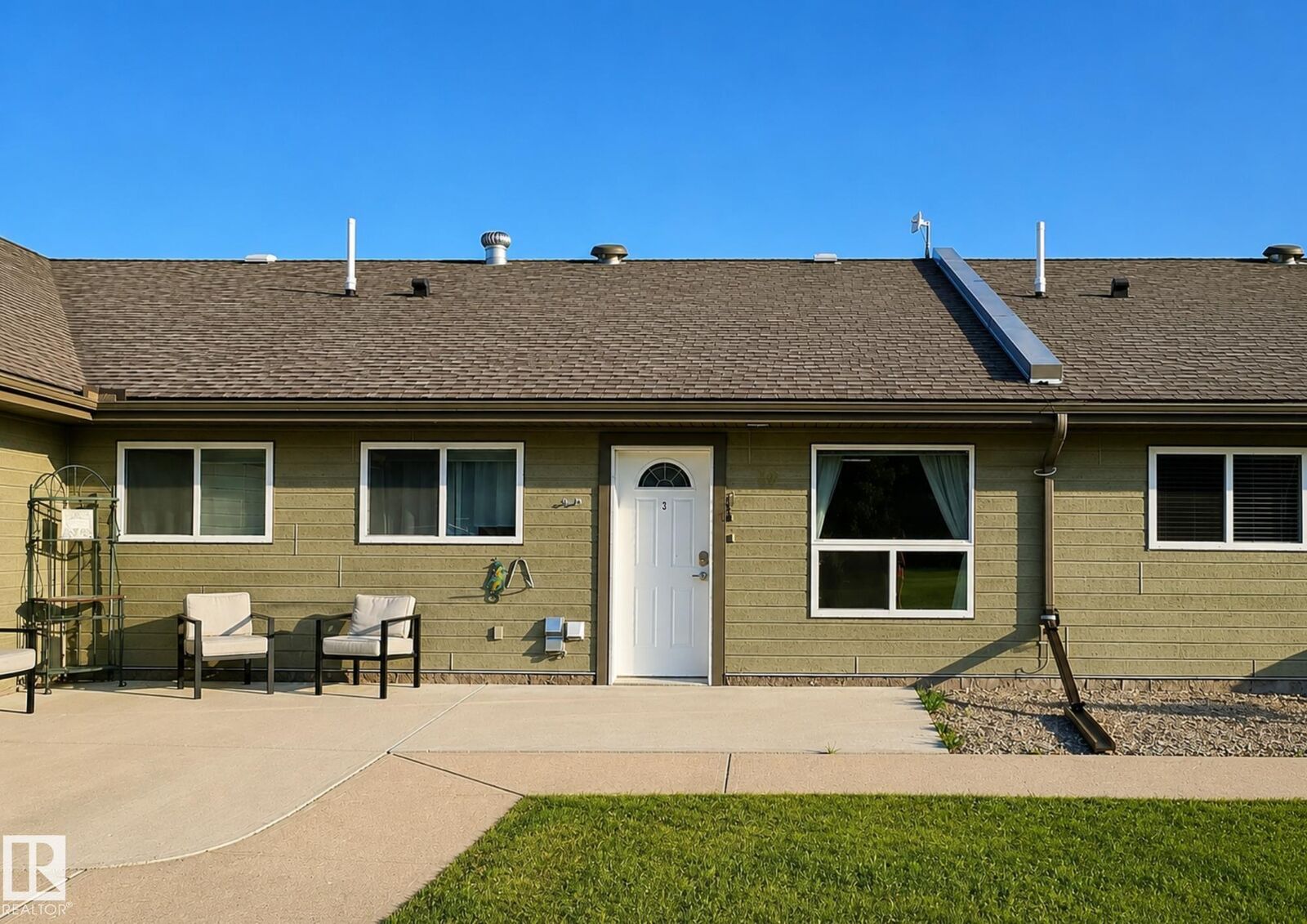Property Photo: 5011 Pine Drive 10 AB T0A 0T0