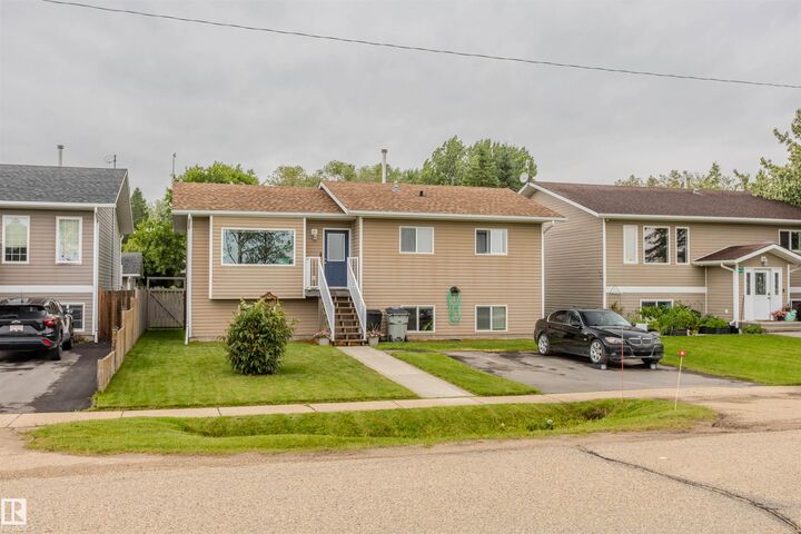 Property Photo: 4712 50 Avenue AB T0G 1W0