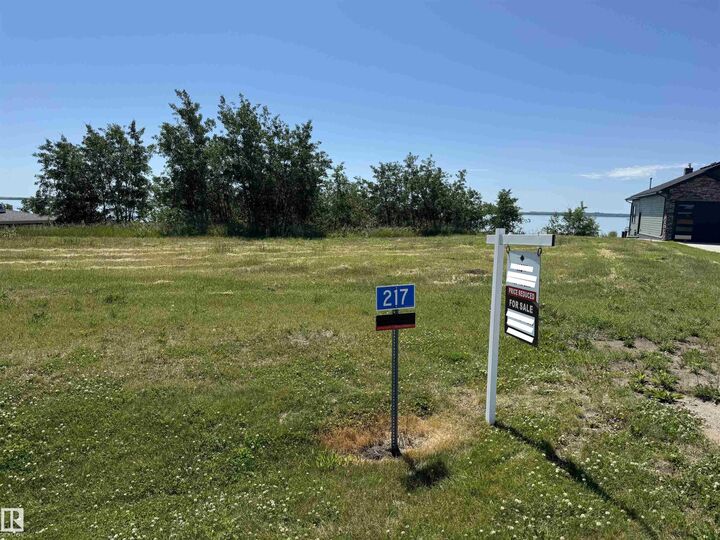 217 Lakeview Drive — photo 1