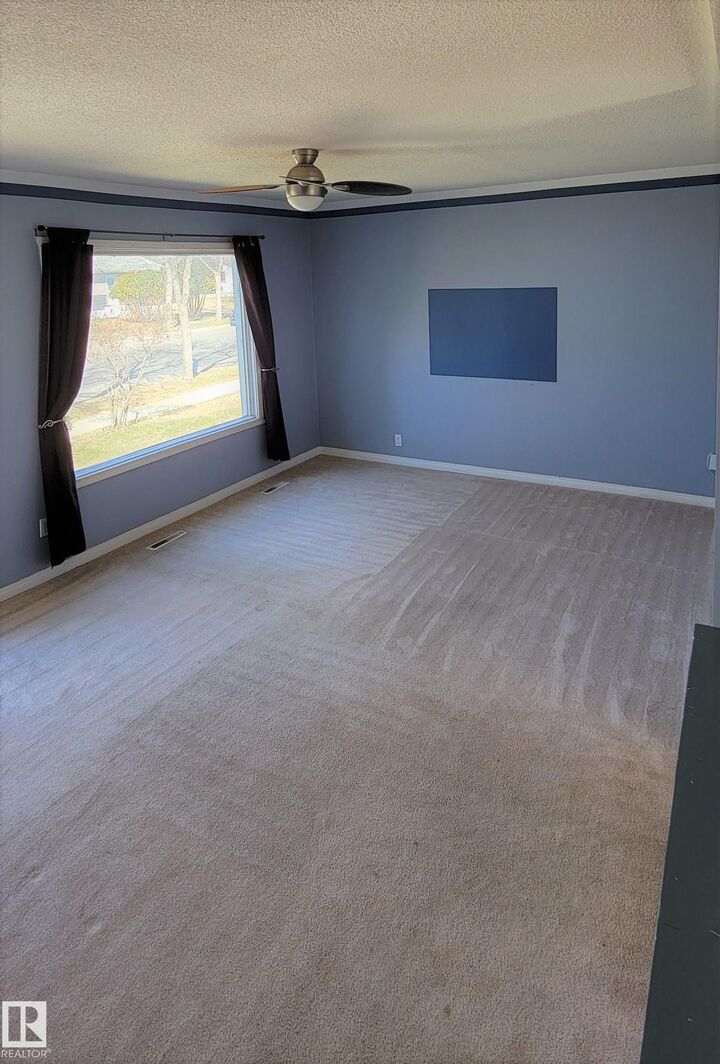 Property Photo: 5422 51 Avenue AB T9N 1Z8