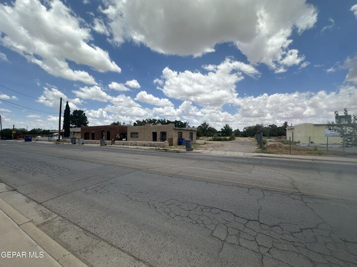 Property Photo: 317 N Carolina Drive TX 79915