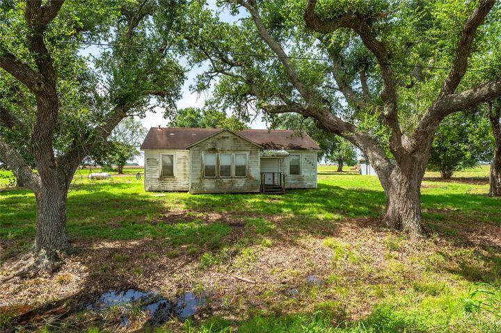Property Photo: 5207 Randon School Road TX 77471