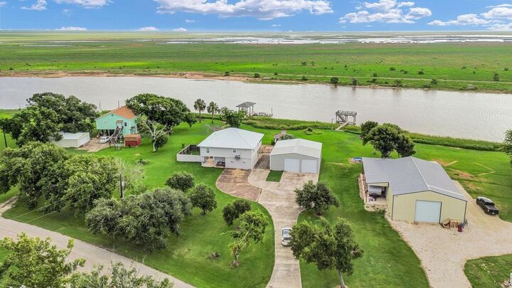 Property Photo: 5256 County Road 469 TX 77422