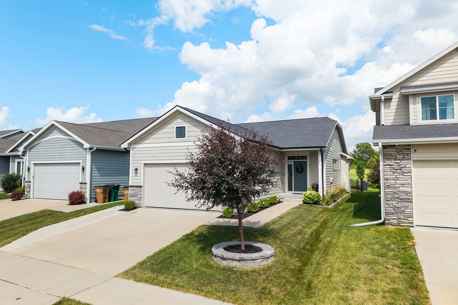 Property Photo:  1909 NE Heritage Drive  IA 50111 