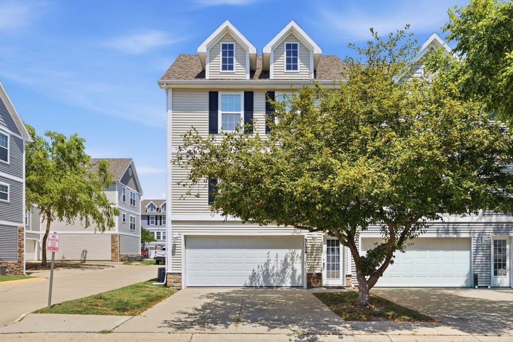 Property Photo:  3124 SW Arlan Lane  IA 50023 