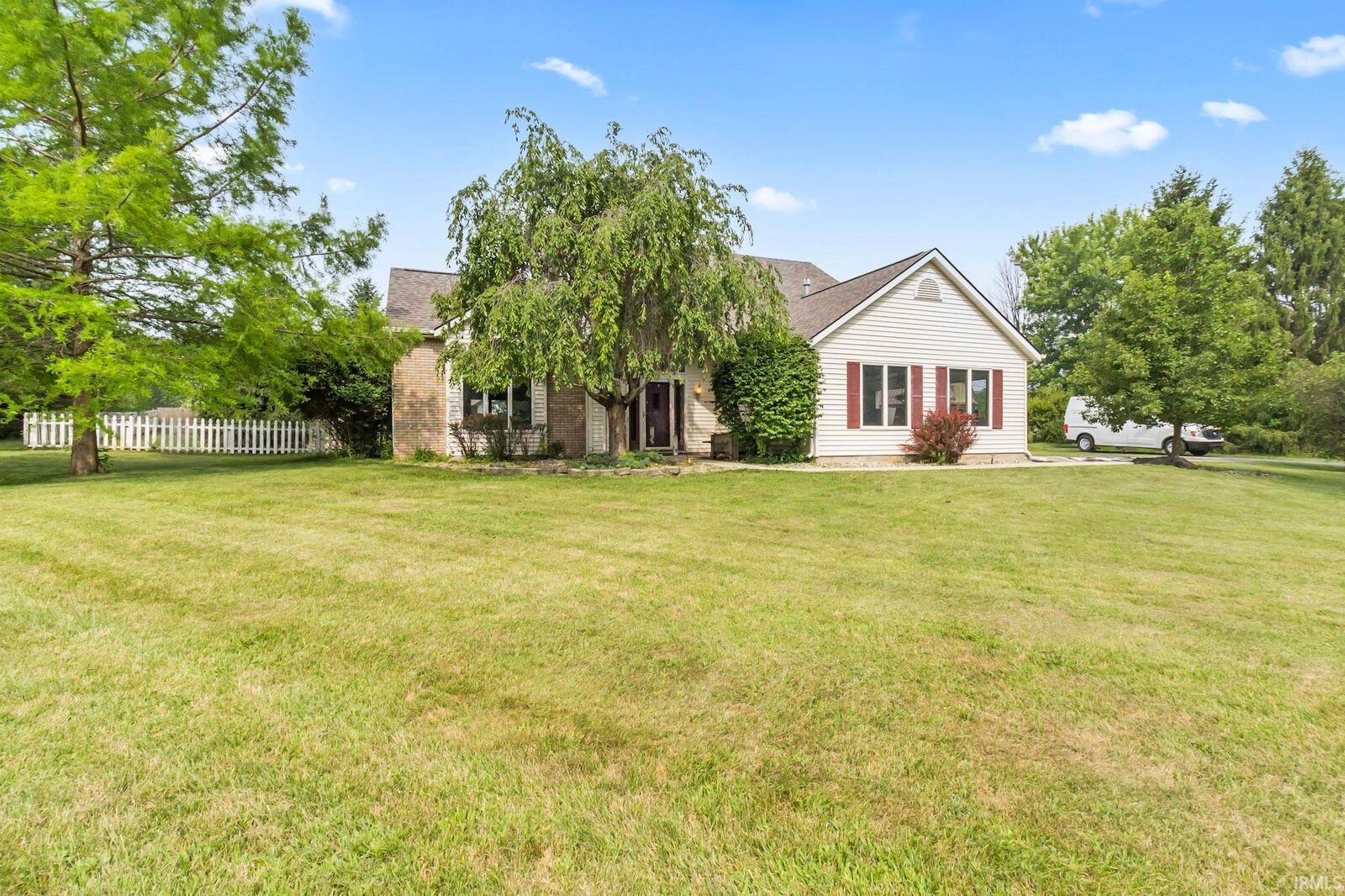 Property Photo: 1331 N Finlandia Way IN 46701