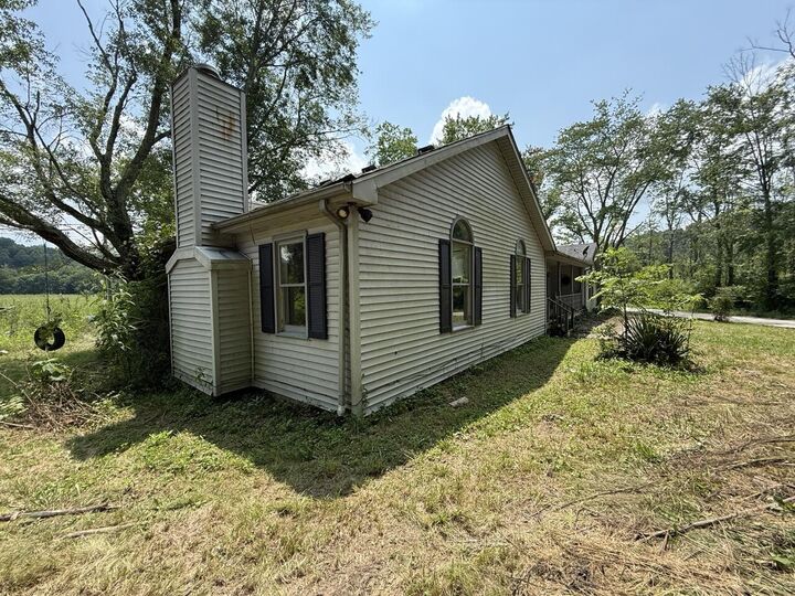 Property Photo: 2932 Maret Cemetery Road KY 40456