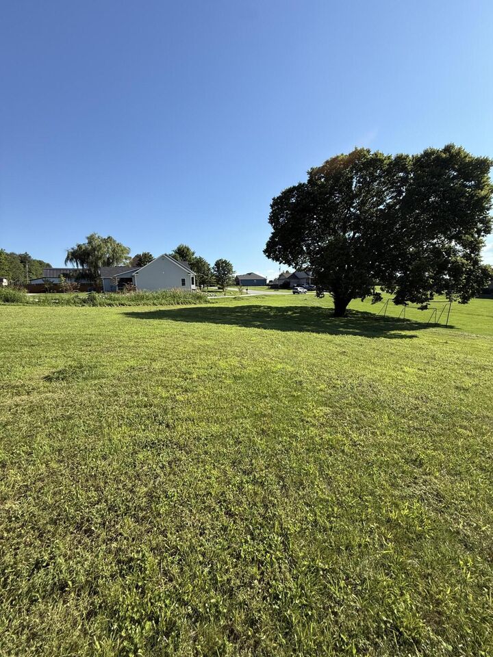 Property Photo: 220 Bracken Court KY 40601