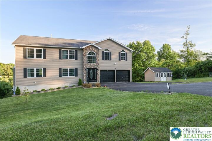 Property Photo: 716 Yoke Terrace PA 18360