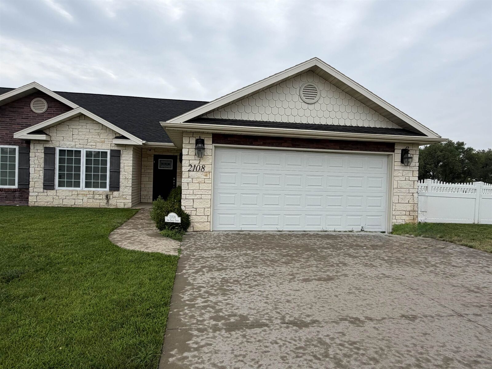Property Photo: 2108 Iron Eagle Ct NE 69101