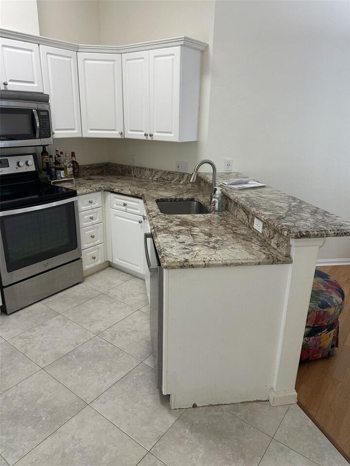 Property Photo:  5202 SW 91st Terrace B  FL 32608 