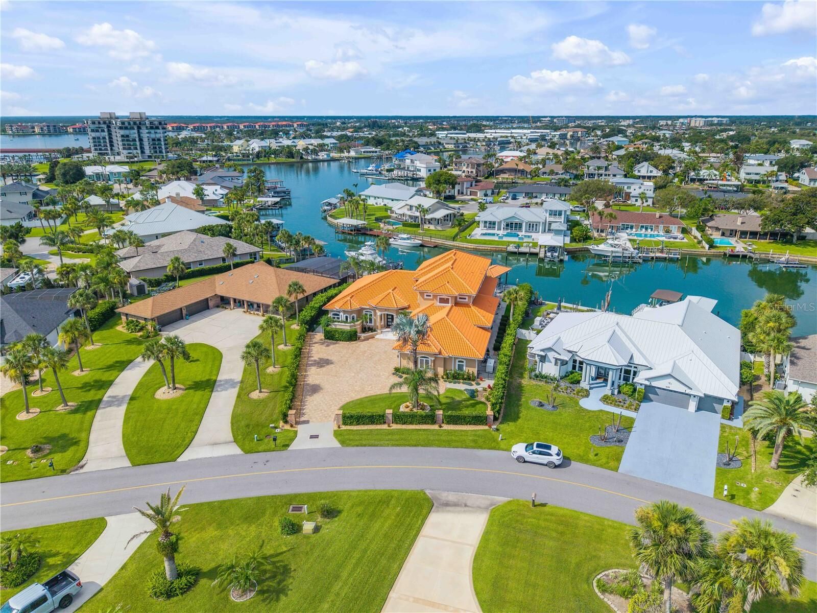 Property Photo: 417 Quay Assisi FL 32169