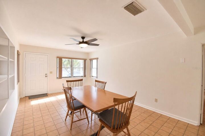 Property Photo: 906 Avenue M SE FL 33880
