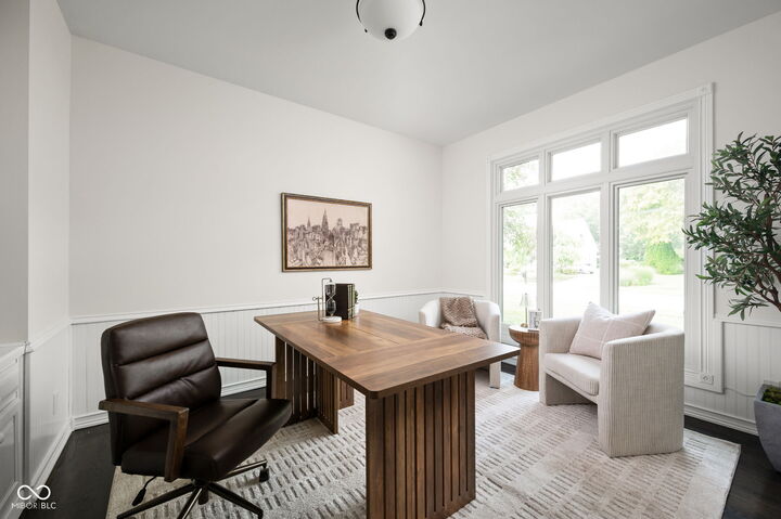 Property Photo: 9904 Oak Ridge Drive IN 46077
