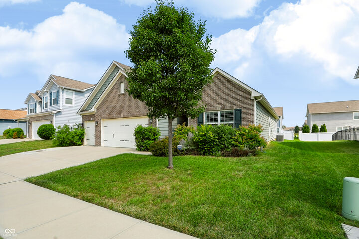 Property Photo: 8810 Rowling Way IN 46239