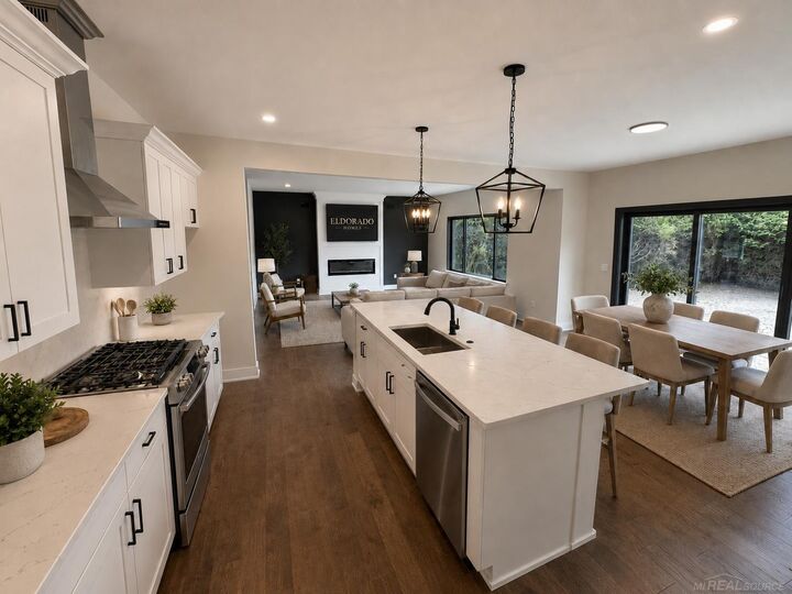 Property Photo:  37183 Curwood Drive  MI 48310 