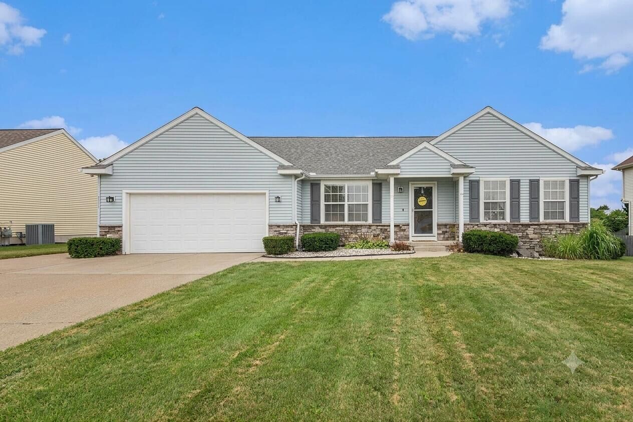 Property Photo:  7111 Cornerstone Drive SE  MI 49316 