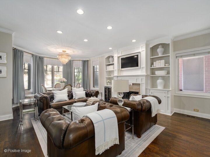 Property Photo: 1862 N Halsted Street 1S IL 60614
