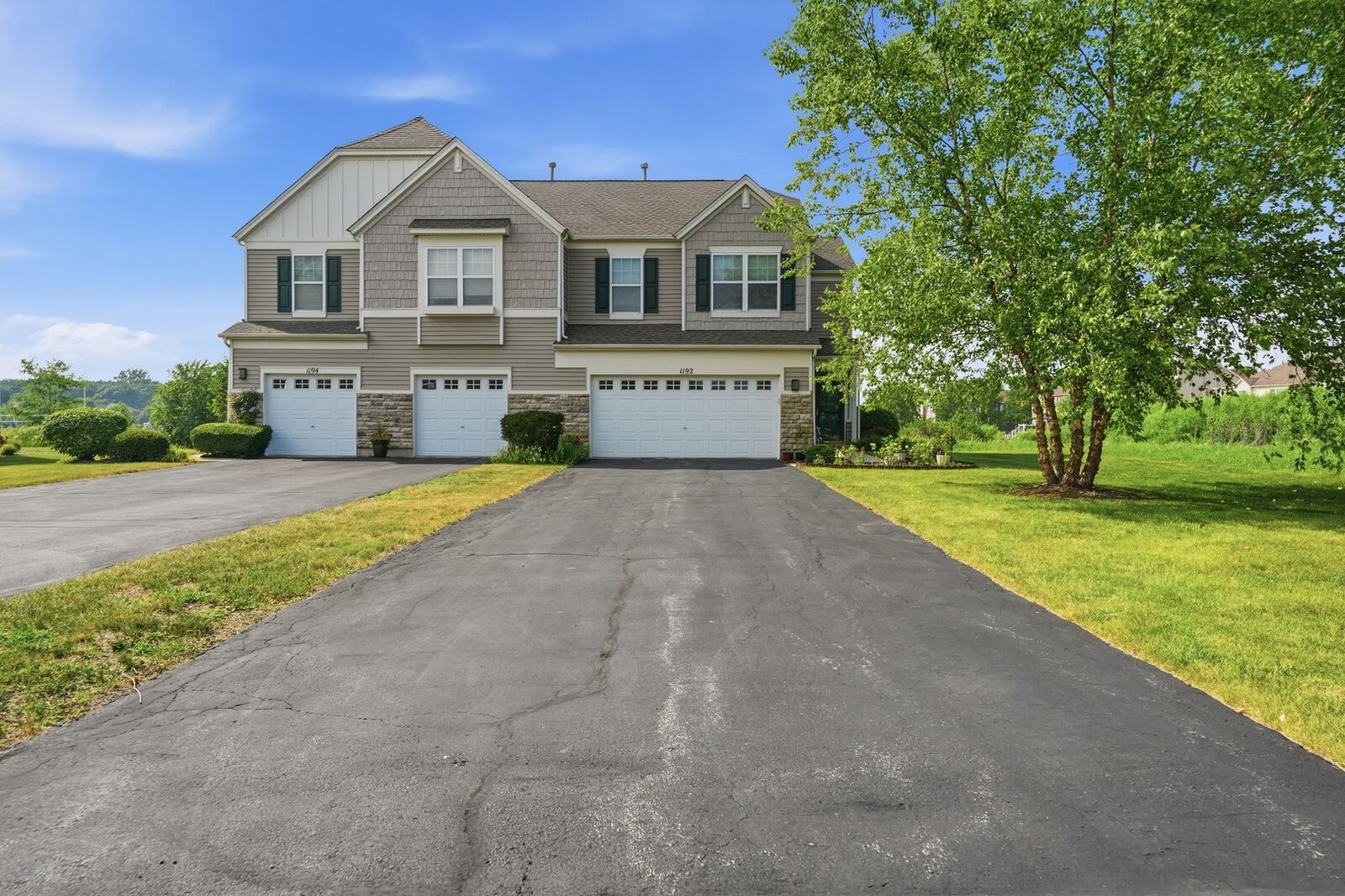 Property Photo:  1192 Natalie Court  IL 60002 