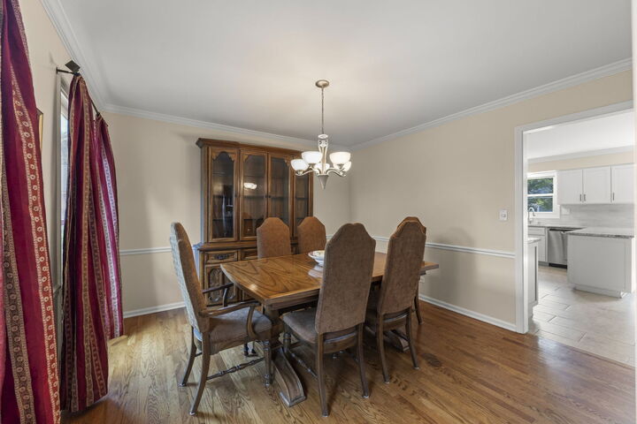 Property Photo: 228 Winslow Court IL 60565