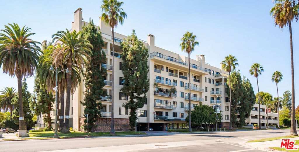 Property Photo: 4460 Wilshire Boulevard 207 CA 90010
