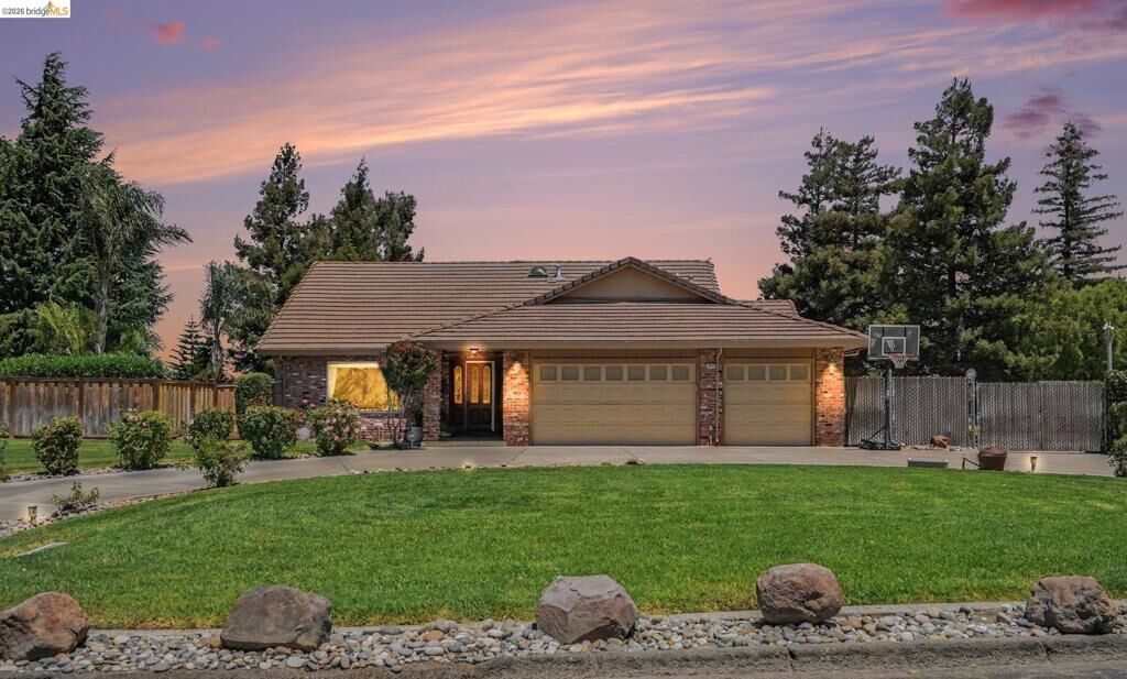 Property Photo: 4670 Lariat Ln CA 94561