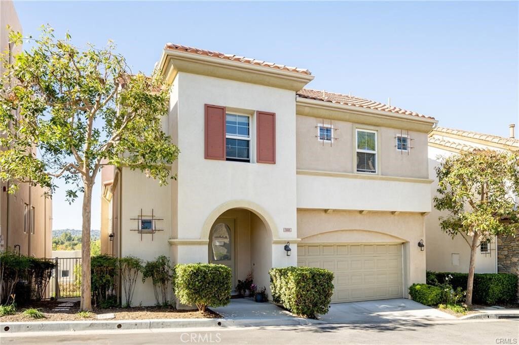 Property Photo:  5668 Como  CA 91367 