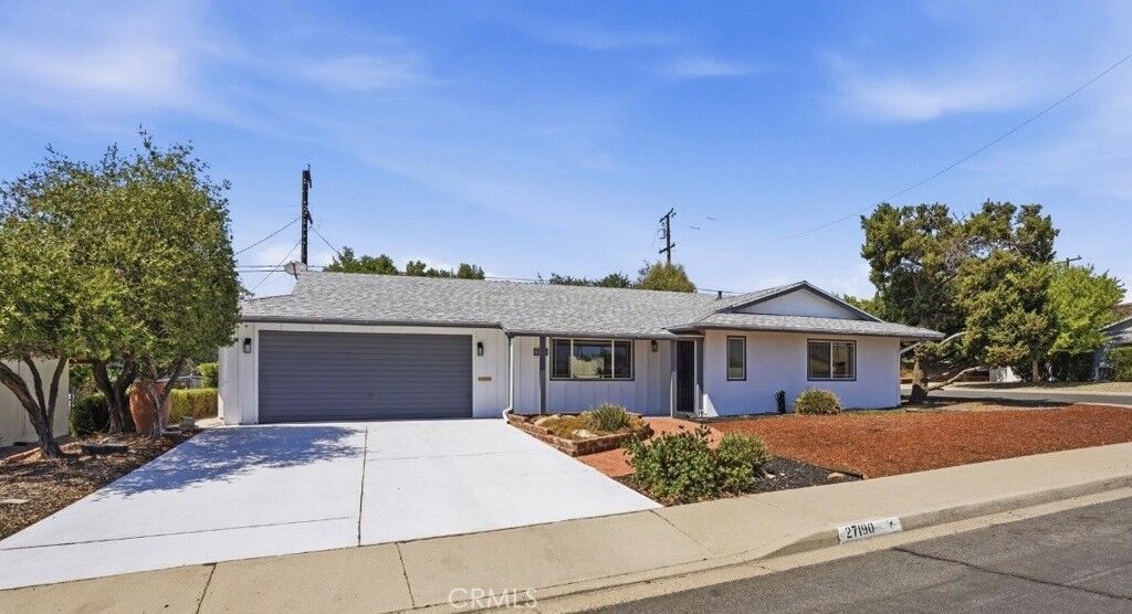 Property Photo: 27190 Pinehurst CA 92586