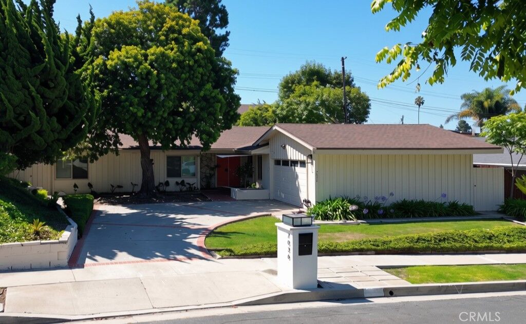Property Photo: 7036 Hedgewood CA 90275