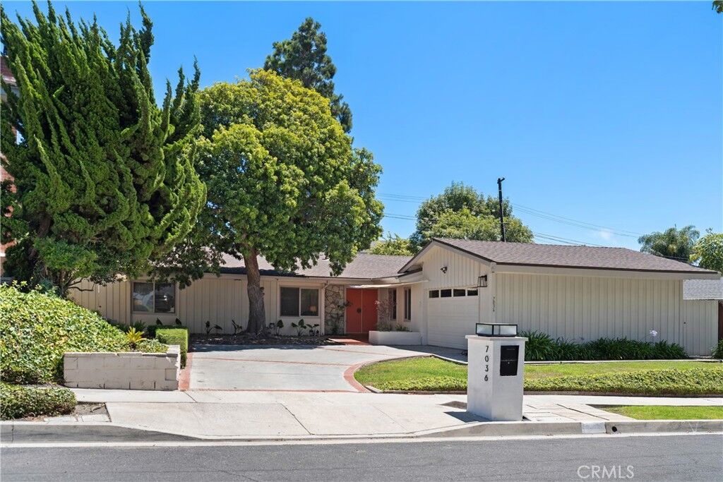 Property Photo: 7036 Hedgewood CA 90275